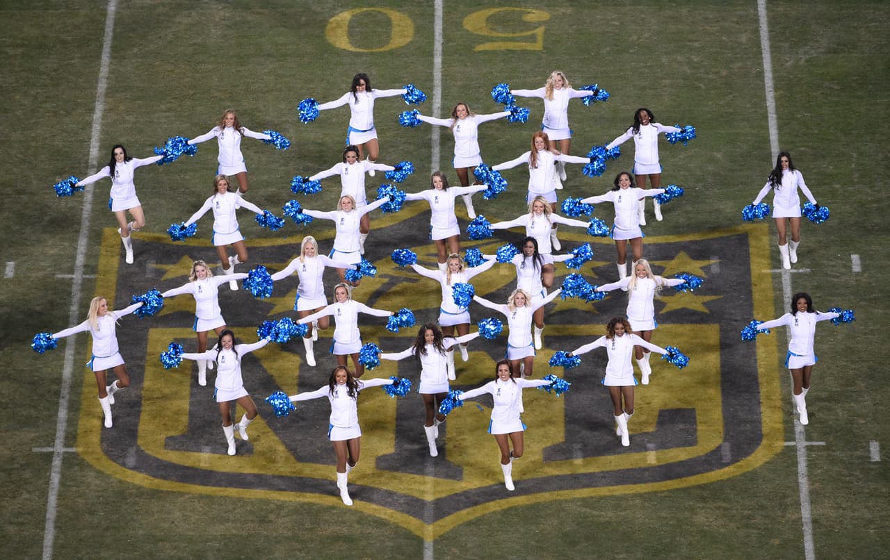 Los equipos locales ganaron, así que tendremos a estas bellezas de los Panthers y Broncos en el Super Bowl 50. Checa las mejores tomas de ellas en los Campeonatos de Conferencias.