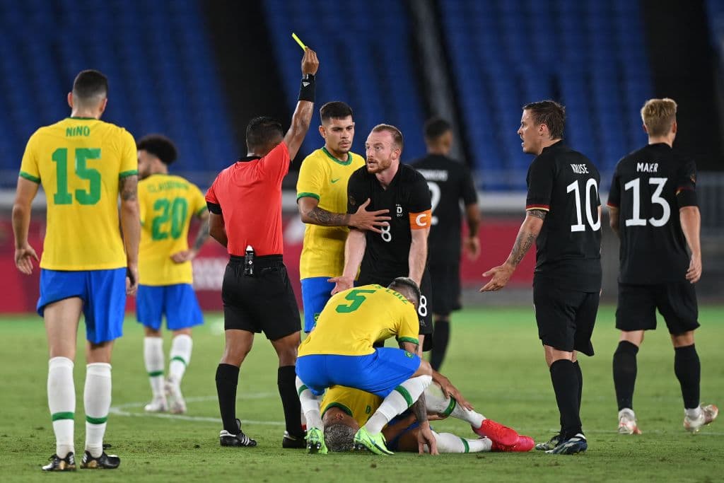 Brasil logró imponerse 4-2 ante una Alemania que no dejó de luchar hasta el último minuto en su debut dentro del Grupo D en los JO de Tokyo 2020. Richarlison se luce esta tarde, pues anotól hat-trick y Paulinho el último tanto al 90+4 , mientras que por la 'Mannschaft', Amiri y Ache sumaron dos goles.