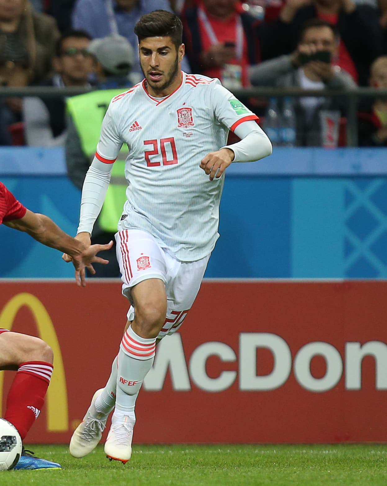 Es real, el Liverpoll quiere a Marco Asensio y ya ha iniciado contactos con el Real Madrid. Sin embargo, desde el club español ven poco probable su salida al ser el joven mediocampista una apuesta al nuevo líder del equipo en el corto-mediano plazo.