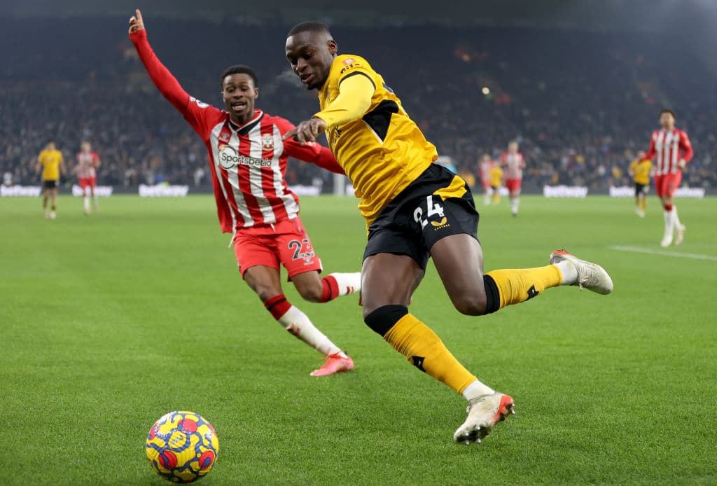 Con goles de Raúl Alosno Jiménez (37'), Conor Coady (59') y Adama Traoré (90+1'), el Wolverhampton le pega 3-1 al Southampton y consiguen tres importantes puntos.