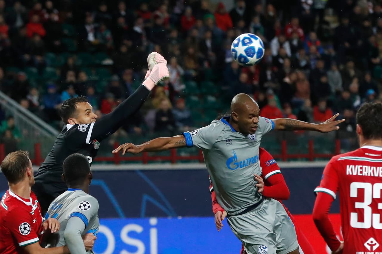 Aunque no hubo una gran jugada de gol en la primera parte, con suficiente peligro, Guilherme y Rafl Fährmann aparecían de buena forma para evitar la caída de sus arcos.