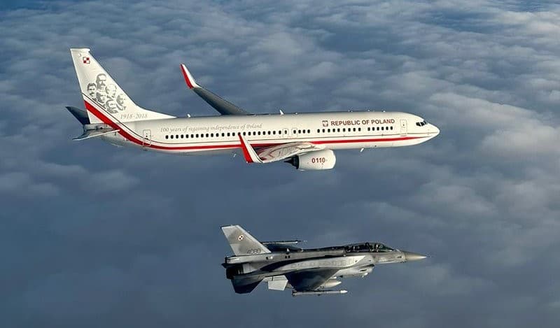 Polonia llegó a Qatar tras un viaje escoltado por cazas debido a misiles