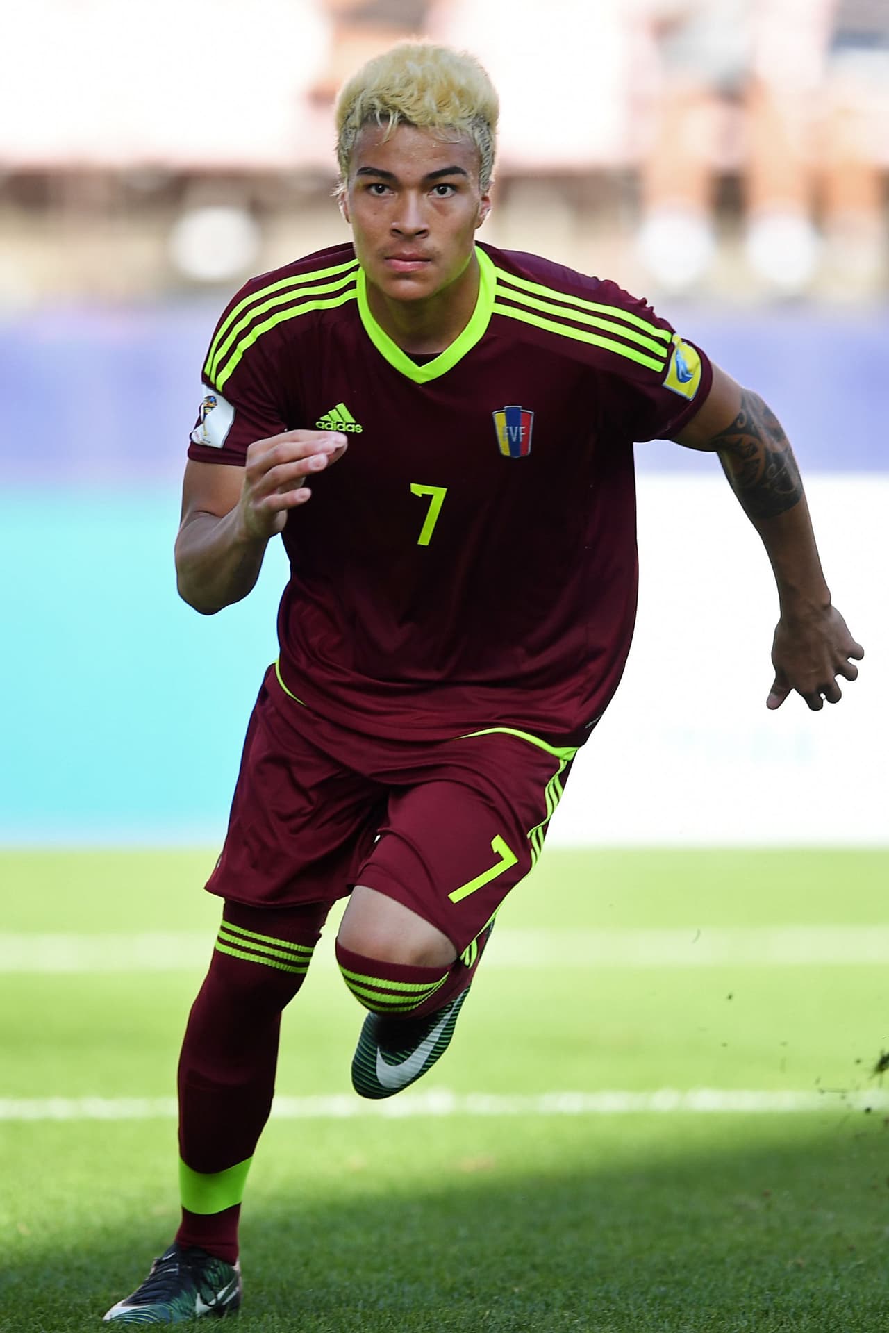 Sin embargo, entre Adalberto Peñaranda, Sergio Córdova y Wuilker Faríñez, la 'Sele Vinotinto' está uniendo a un país entero.