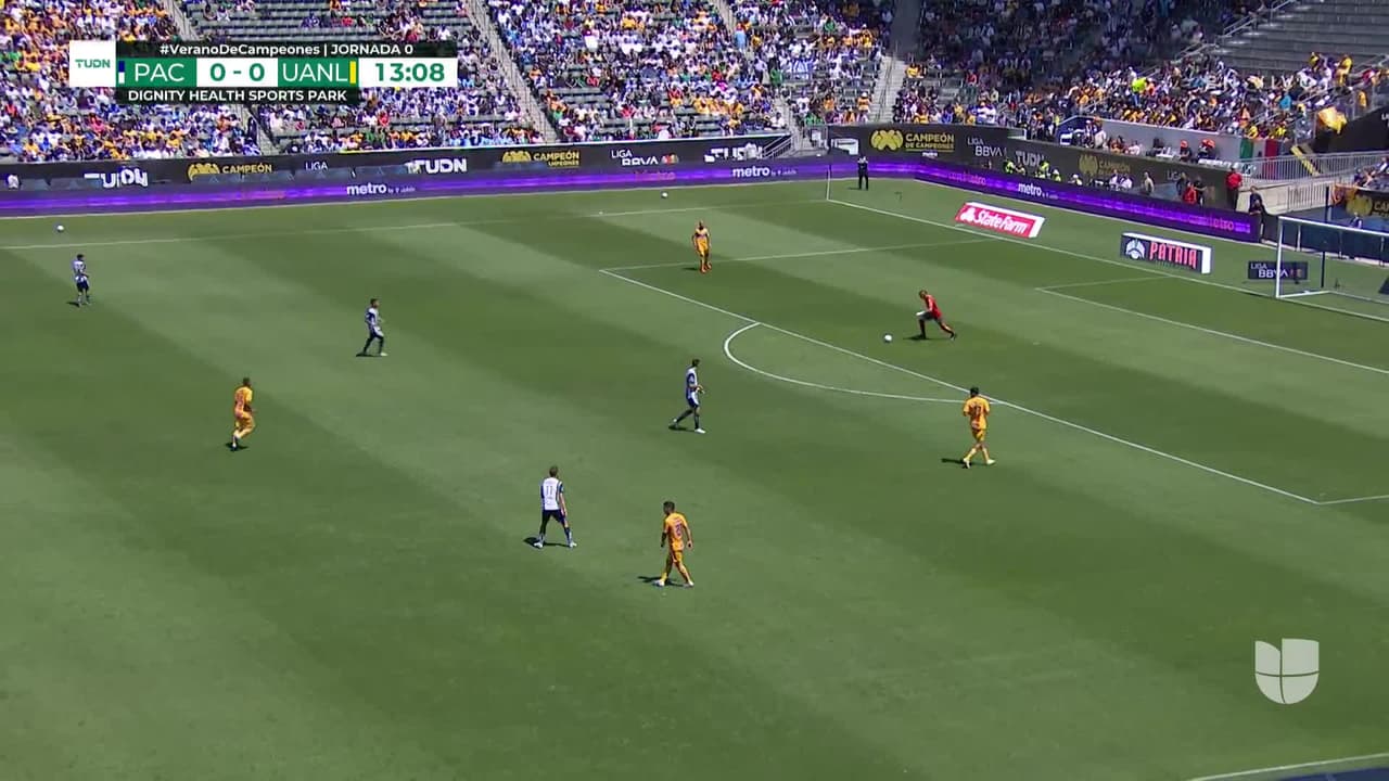 ¡TIRO ATAJADO! disparo por André-Pierre Gignac.