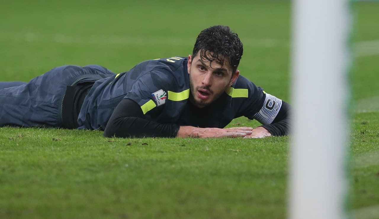 MILAN, ITALY - DECEMBER 12: Andrea Ranocchia of FC Internazionale Milano reacts during the TIM Cup match between FC Internazionale and Pordenone at Stadio Giuseppe Meazza on December 12, 2017 in Milan, Italy. (Photo by Emilio Andreoli/Getty Images)