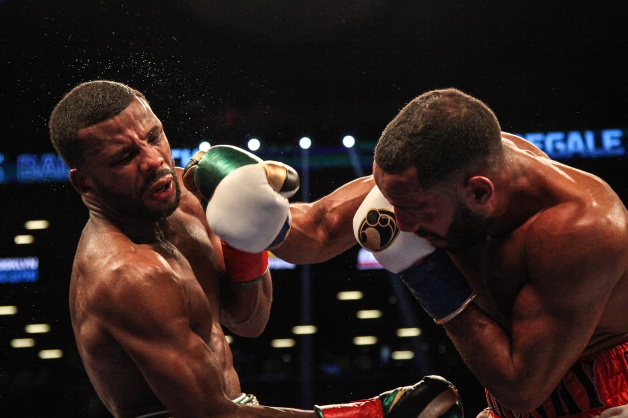 Desde el primer episodio las emociones tras un izquierdazo de DeGale que mandó a la lona a Badou.