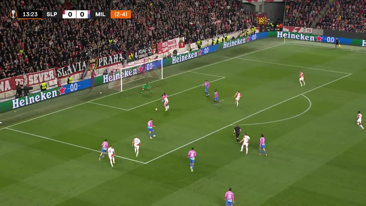 ¡TIRO ATAJADO! disparo por Mojmír Chytil.