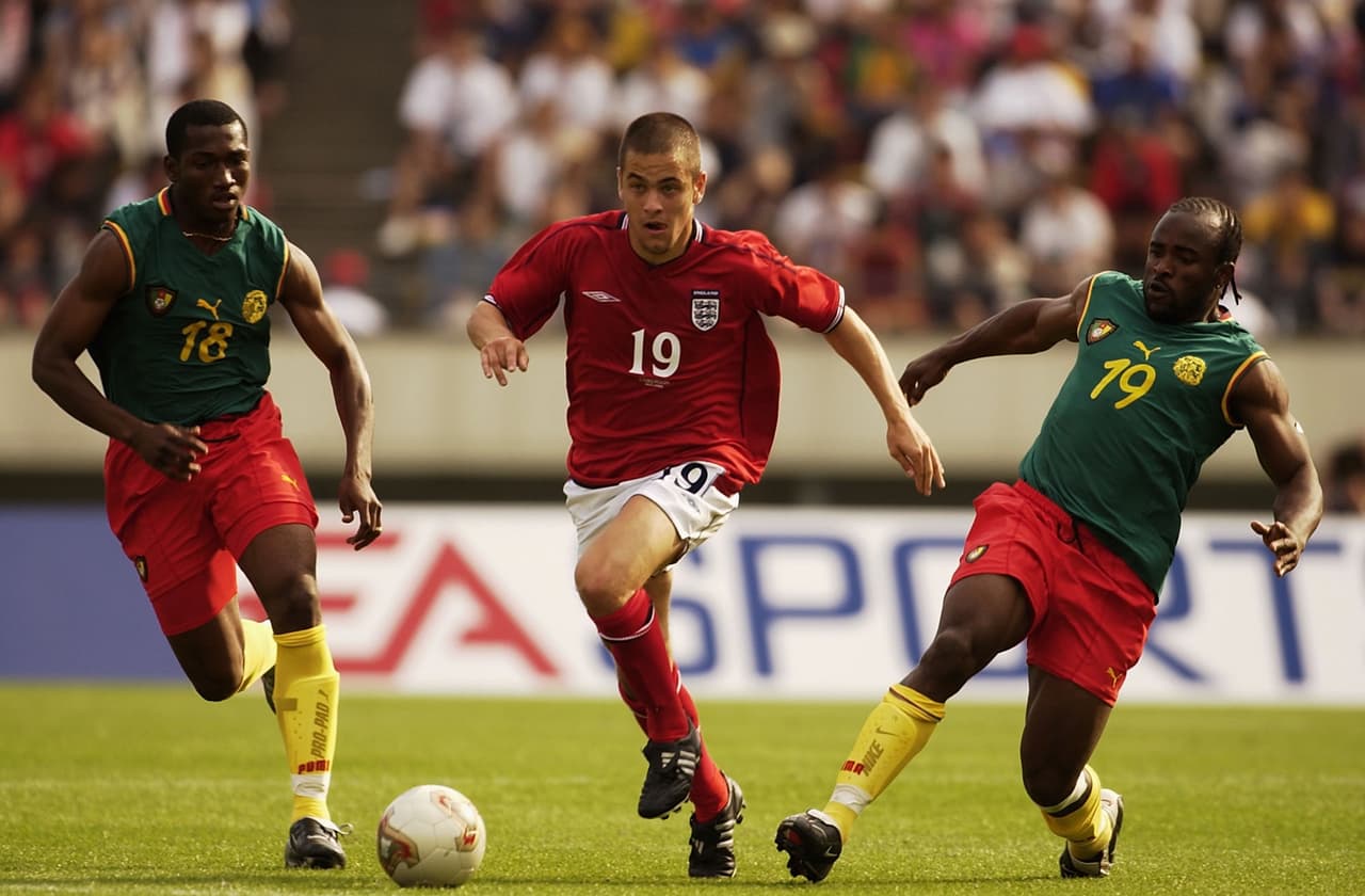 En 2002 la FIFA advirtió a los cameruneses; en 2016 a ingleses y escoceses.