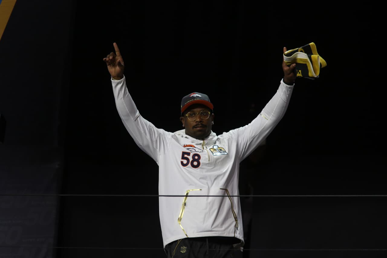 Los jugadores de los Denver Broncos se mostraron relajados durante el Opening Night previo al Super Bowl 50, he aquí sus mejores imágenes.