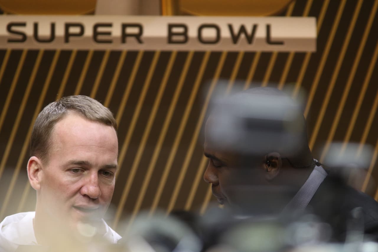 Los jugadores de los Denver Broncos se mostraron relajados durante el Opening Night previo al Super Bowl 50, he aquí sus mejores imágenes.