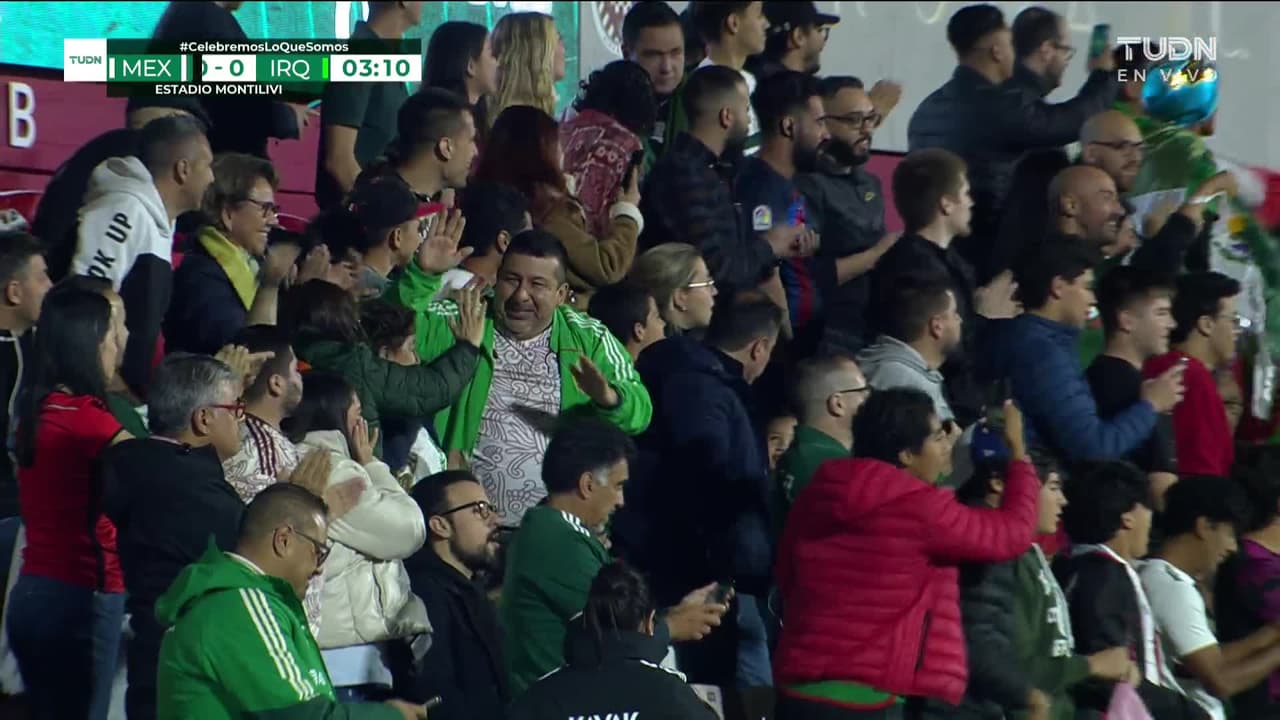 ¡GOL!  anota para México. Alexis Vega