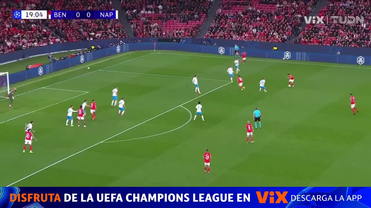 Ríos marcó el primer gol en el tercer intento del Benfica