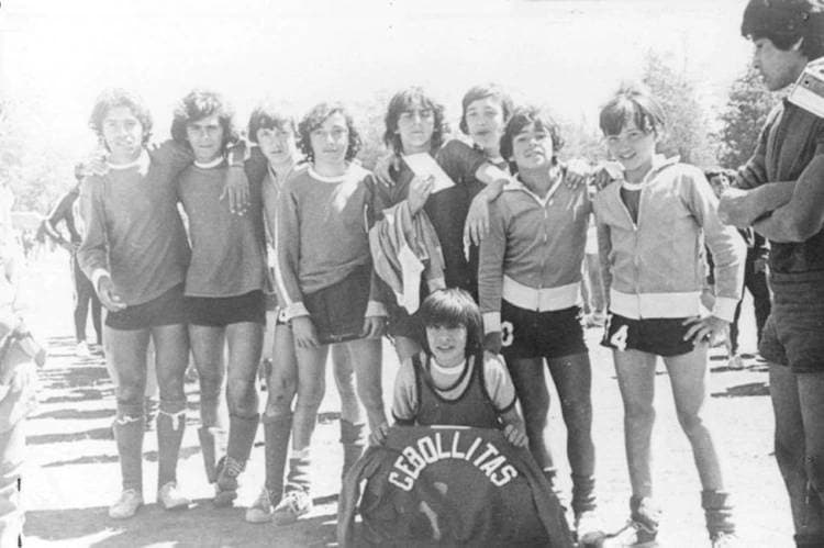 Además de Maradona, Carabelli, Lucero, Delgado o Buona, que fueron profesionales, también formaban parte de ese equipo.