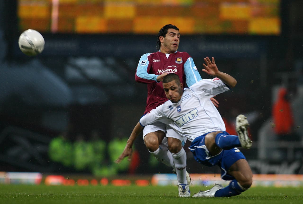 Sin duda la leyenda de Tévez en el West Ham se da gracias al gol de triunfo contra Manchester United que evitó el descenso. Paradójicamente, los 'Red Devils' fueron su destino a la siguiente temporada.