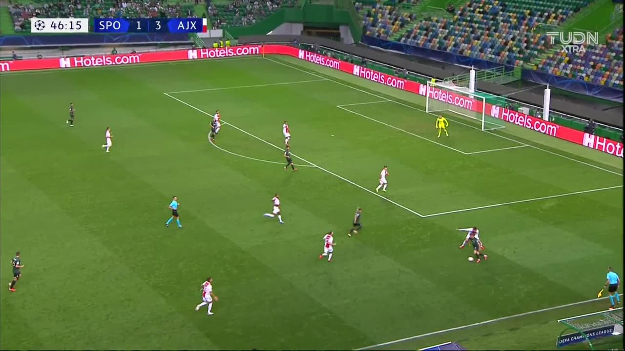 ¡GOL!  anota para Sporting Lisbon. Paulinho