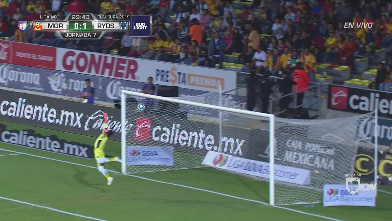 BOMBAZO: Rocha perdió el balón y Funes Mori no lo pensó en el 1-0 de Rayados a Monarcas