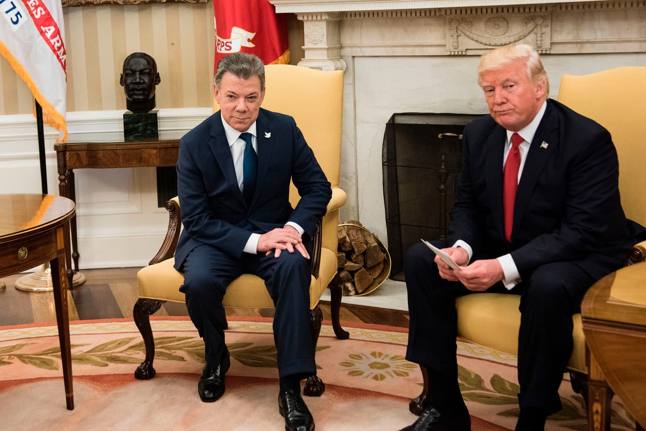 El tercero en orden es Juan Manuel Santos, presidente de Colombia que visitó este 18 de mayo a Donald Trump en su despacho en la Casa Blanca.