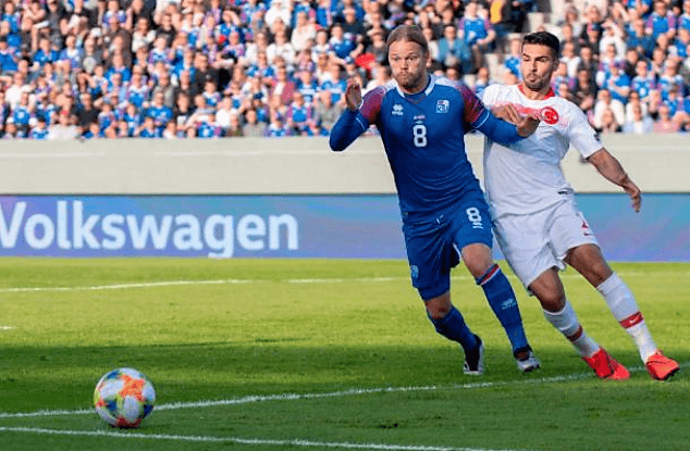 En partido del Grupo H, en Reikiavik, Islandia le hizo los honores a la Selección de Turquía.