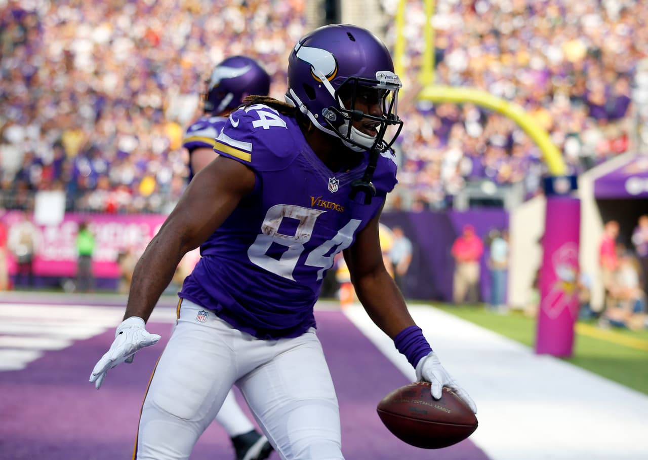 <b>53 WR - CORDARRELLE PATTERSON: </b>
<i>FIRMADO POR</i>
<b> OAKLAND RAIDERS</b>
<br>Patterson finalmente ganó suficiente confianza para asumir un papel importante en el juego de pases, pero su pobre sensación por los matices de la posición lo limita a los toques fabricados en rutas más cortas cerca de la línea de scrimmage.