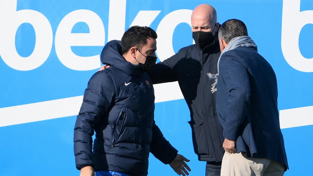 Barcelona vuelve a entrenar con las bajas de Alves, Dest y Araujo