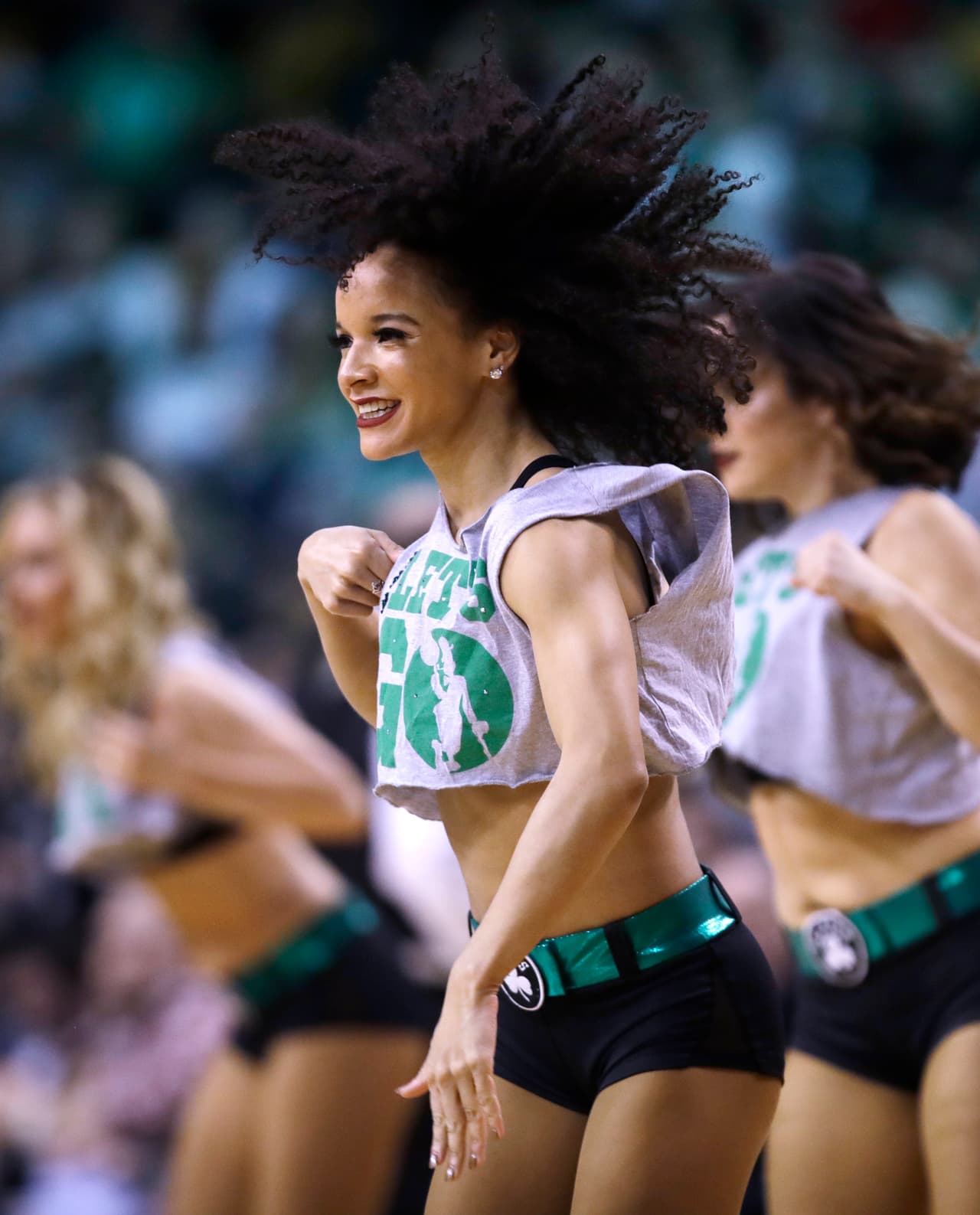 Las porristas de Boston Celtics esperan que con la sensualidad de sus bailes y su belleza sean una motivación especial para que su equipo por fin derrote a Cleveland Cavaliers en las finales de NBA.