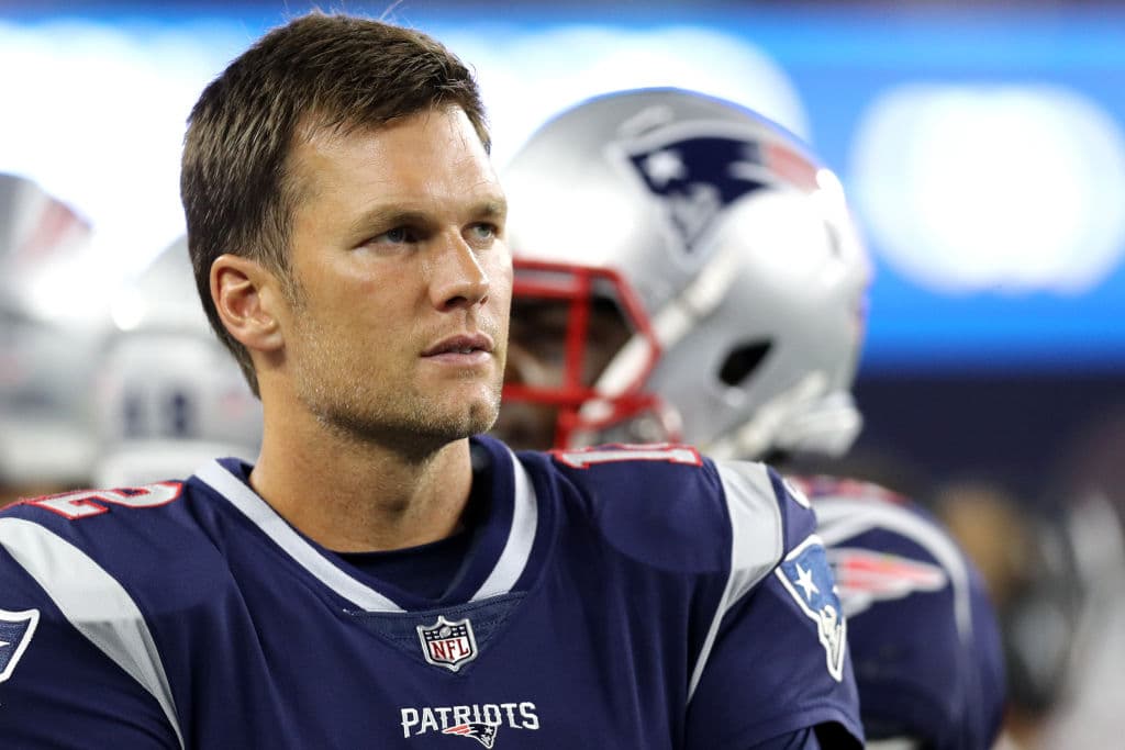 <b>New England Patriots: QB Tom Brady</b>. De la mano de Brady los Patriotas pasaron a ser de un equipo mediocre a una potencia. Acumula cinco anillos de Super Bowl, aunque tres derrotas también.