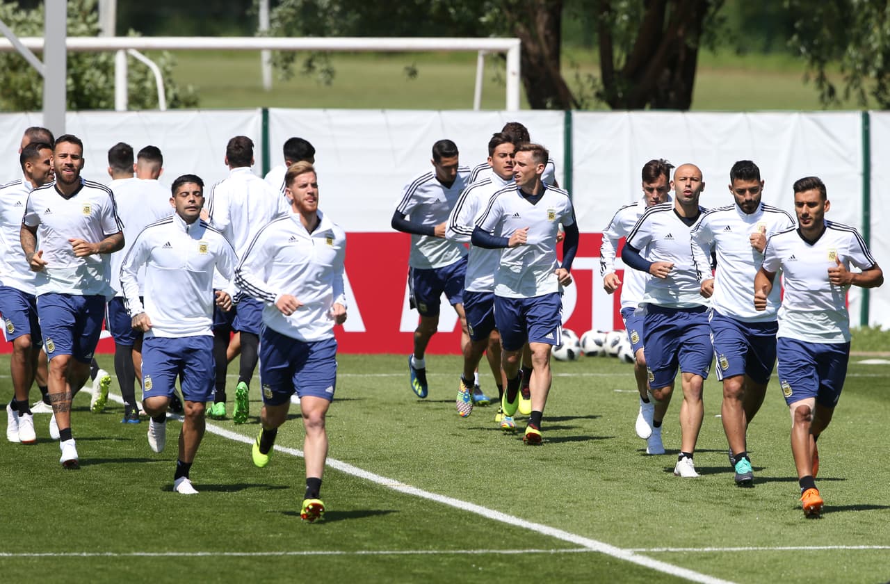 Los 23 jugadores están a disposición del técnico Jorge Sampaoli, recordando que Sergio Romero y Manuel Lanzini se lesionaron y debieron abandonar la concentración antes de llegar a Rusia.