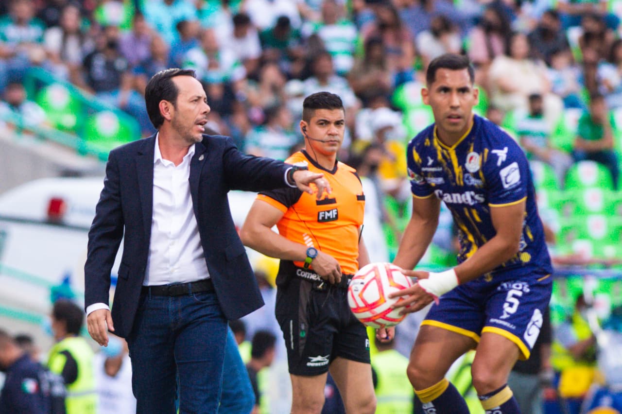 Santos impuso condiciones y sacó una contundente victoria ante el San Luis que tuvo una noche para el olvido.