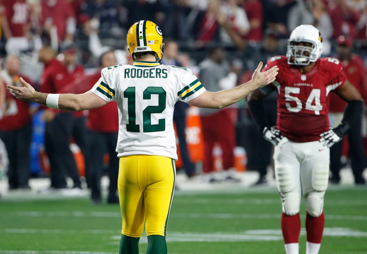 Por segunda temporada consecutiva, Green Bay quedó eliminado en un juego de playoff que se fue a tiempo extra (Juego por el Campeonato de la NFC temporada 2014 ante los Seattle Seahawks) sin poder si quiera tocar el balón, convirtiéndose en el primer equipo en la historia de la NFL que recibe touchdowns en la primera serie ofensiva de dos juegos de playoff en temporadas consecutivas.