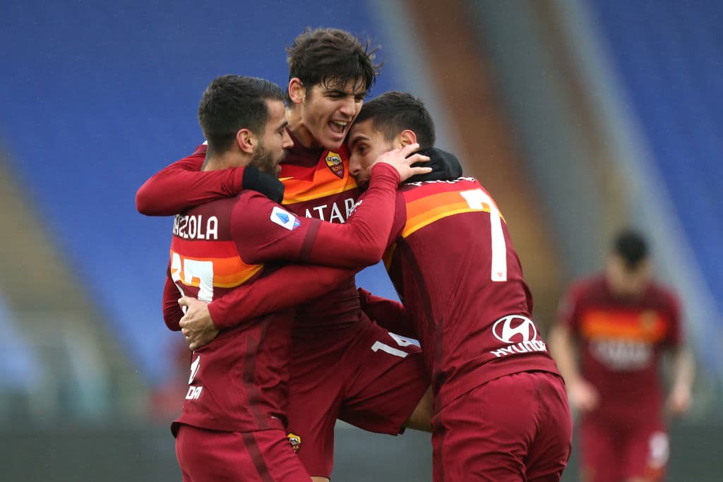 Se emapata el encuentro entre la Roma e Inter 2-2, durante la Jornada 17 de la Serie A. Lorenzo Pellegrini abrió el marcador a favor de los Giallorossi, pero los goles de Skriniar y Hakimi pusieron arriba a los 'Nerazurri', fue al minuto 86 cuando Gianluca Mancini igualó el marcador.