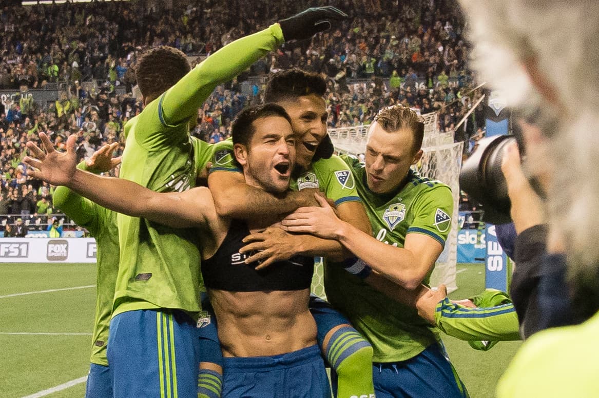 Golazo de Nico Lodeiro para avanzar a final del Oeste acerca a Seattle a un “diabólico” récord de imbatibilidad