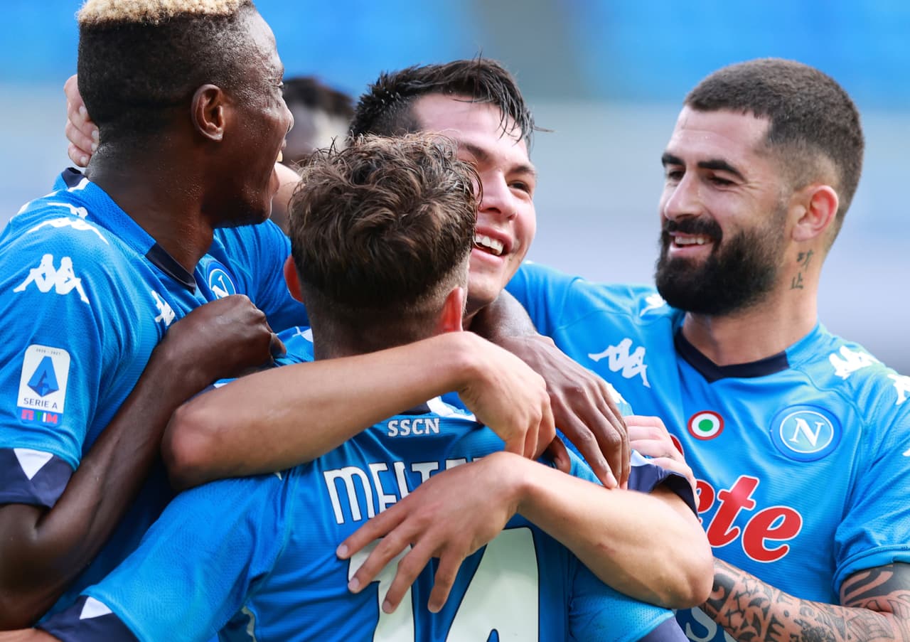 El mexicano marcó los primeros dos goles del partido (23’, 27’) y Matteo Politano (30’) hizo el tercero. Osimhen (43’) anotó el cuarto para los de Gattuso y Lammers (69’) descontaba, pero era demasiado tarde. Napoli tendrá actividad a media semana ante el AZ en la Europa League; Atalanta se medirá al Midtjylland en la Champions.