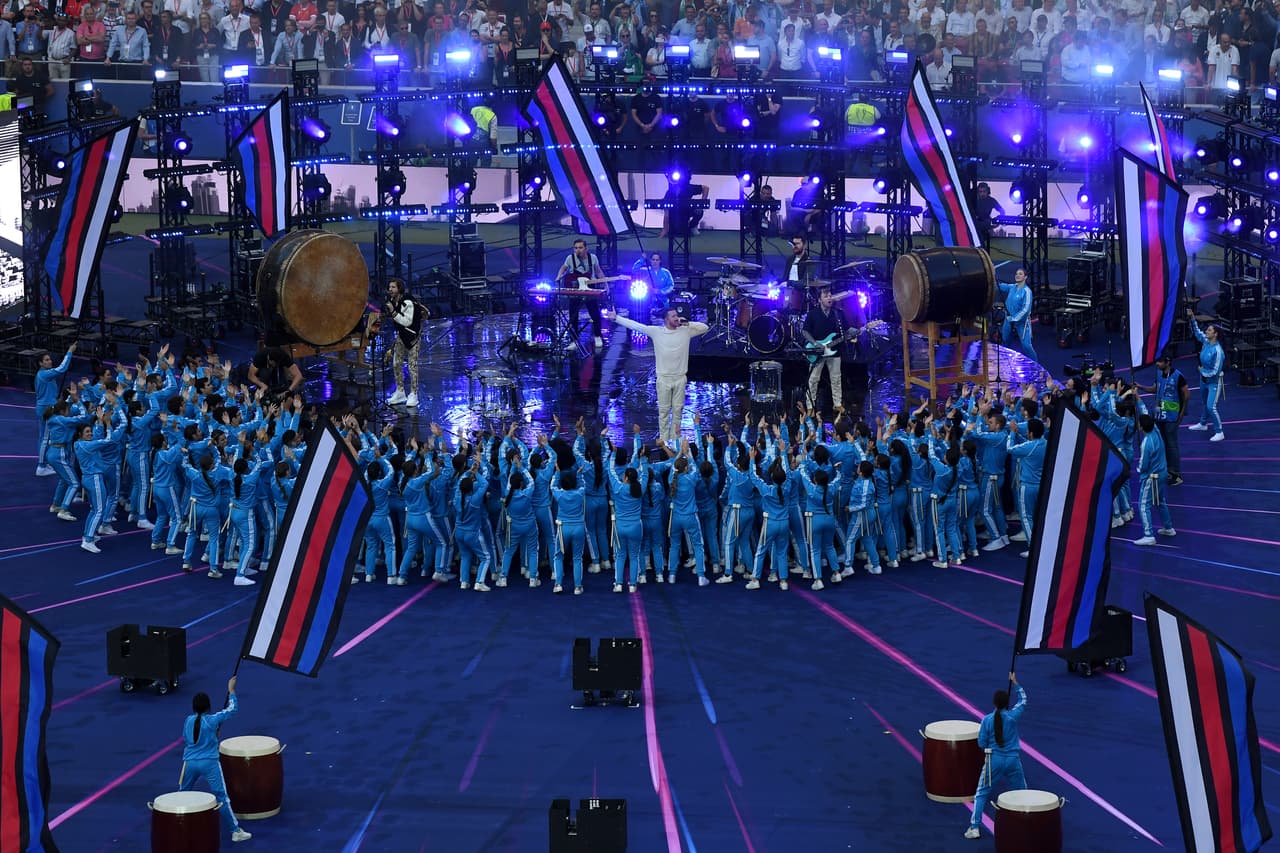 La banda estadounidense Imagine Dragons fue la encargada de prender la fiesta en el Metropolitano con sus populares temas como Thunder, Believer, On Top of The World, entre otros. Luces, fuegos, tambores y coreografías fueron algunos de los ingredientes especiales de su presentación.