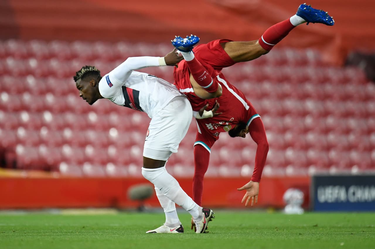 Los campeones de la Champions League se imponen tranquilamente ante el FC Midtjylland 2 goles a cero. El portugués Diogo Jota abre el marcador al minuto 55 y Mohamed Salah sella la victoria al minuto 93 ante los daneses en la segunda fecha de la Champions League.
