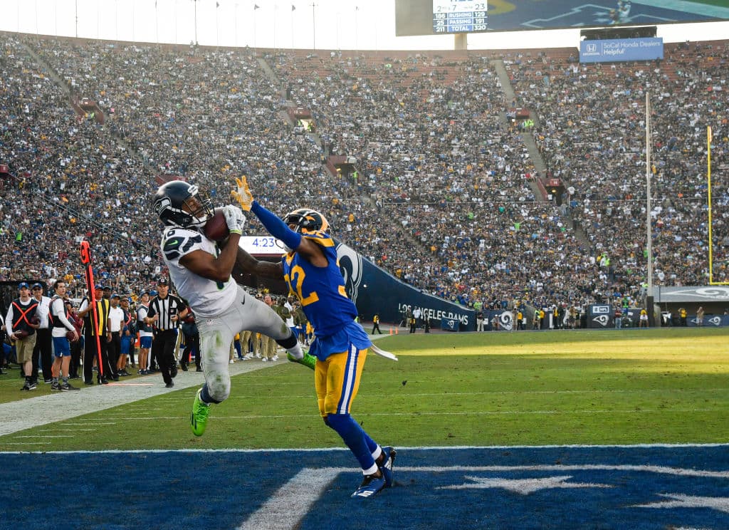 Ya en la segunda mitad, a 4:20 de concluir el tercer periodo, Wilson se conectó con Tyler Lockett en pase de 23 yardas para que Seattle retomara la ventaja 21-20