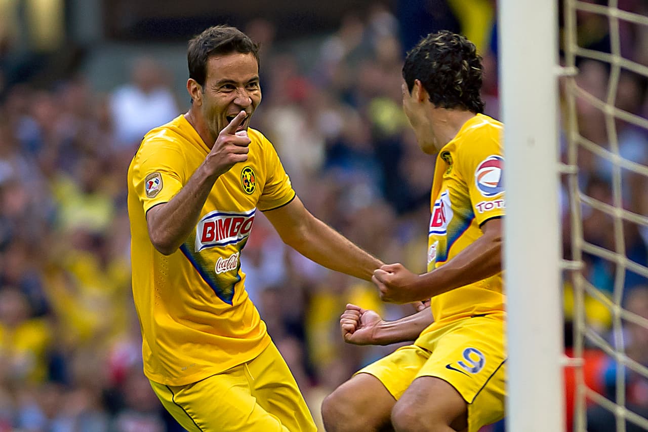 Ese equipo americanista, dominante durante el torneo, se impuso 2-0 contra Chivas de Guadalajara. Los dirigidos por Herrera fueron sucampeones de ese torneo.