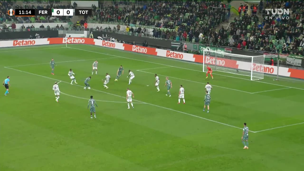 ¡TIRO ATAJADO! disparo por Pape Sarr.