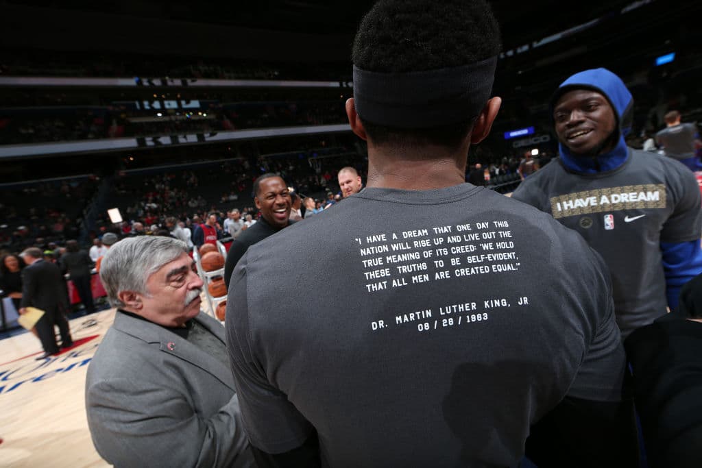Este lunes 21 de enero se celebró el Martin Luther King Day y la NBA lo celebra con una matiné de partidos, muchos de ellos al mediodía y aquí tenemos un recuento de lo sucedido.
