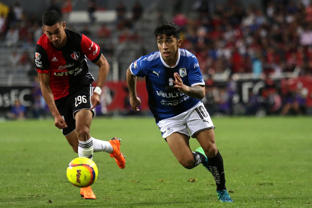 El duelo en el Jalisco resultó cerrado en el medio campo y con muy pocas oportunidades de gol en ambas porterías.