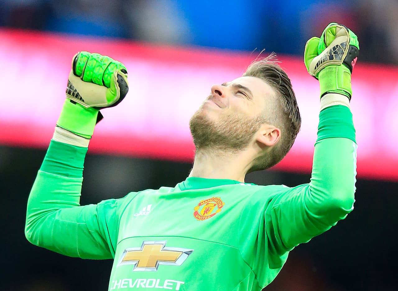 Con el tiempo, De Gea recuperó su protagonismo y volvió a ganar torneos con Manchester United como la FA Cup y la Europa League, a pesar de ver de lejos los títulos de Premier League.