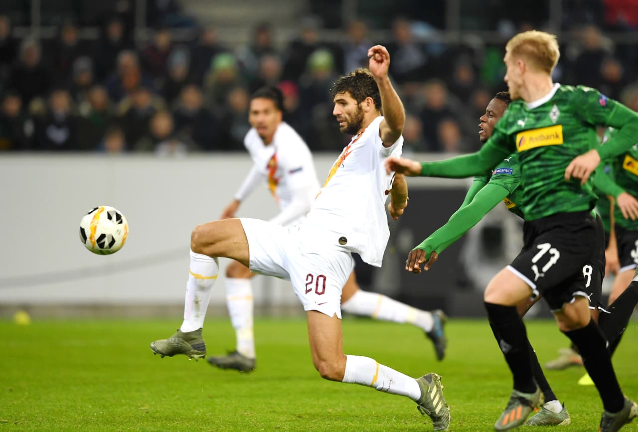 Federico Fazio anota gol y autogol pero finalmente Marcus Thuram le dio al victoria al Borussia.