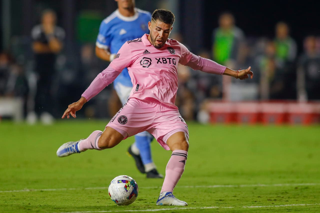 En Florida, Inter Miami CF terminó ganando 3-2 un partido crucial ante New York City FC. El español Alejandro Pozuelo fue el mejor futbolista del encuentro, con dos tantos en su cuenta.
<br>