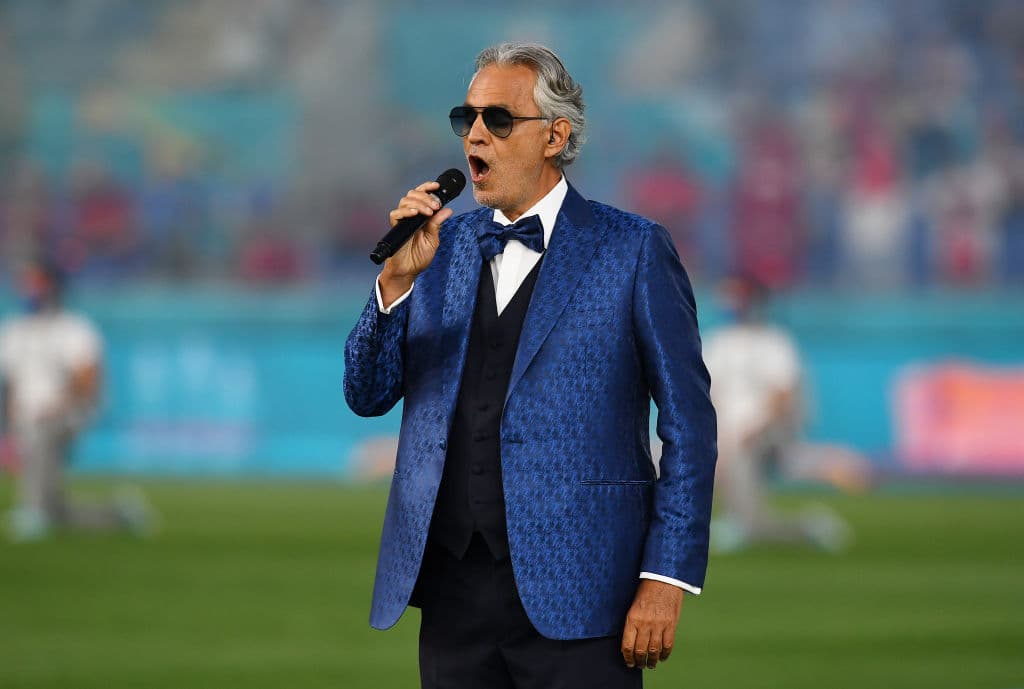 La inauguración de la Euro 2020lució espectacular con banda en vivo, globos, fuegos articifiales y la increíble presentación de Andrea Bocelli.