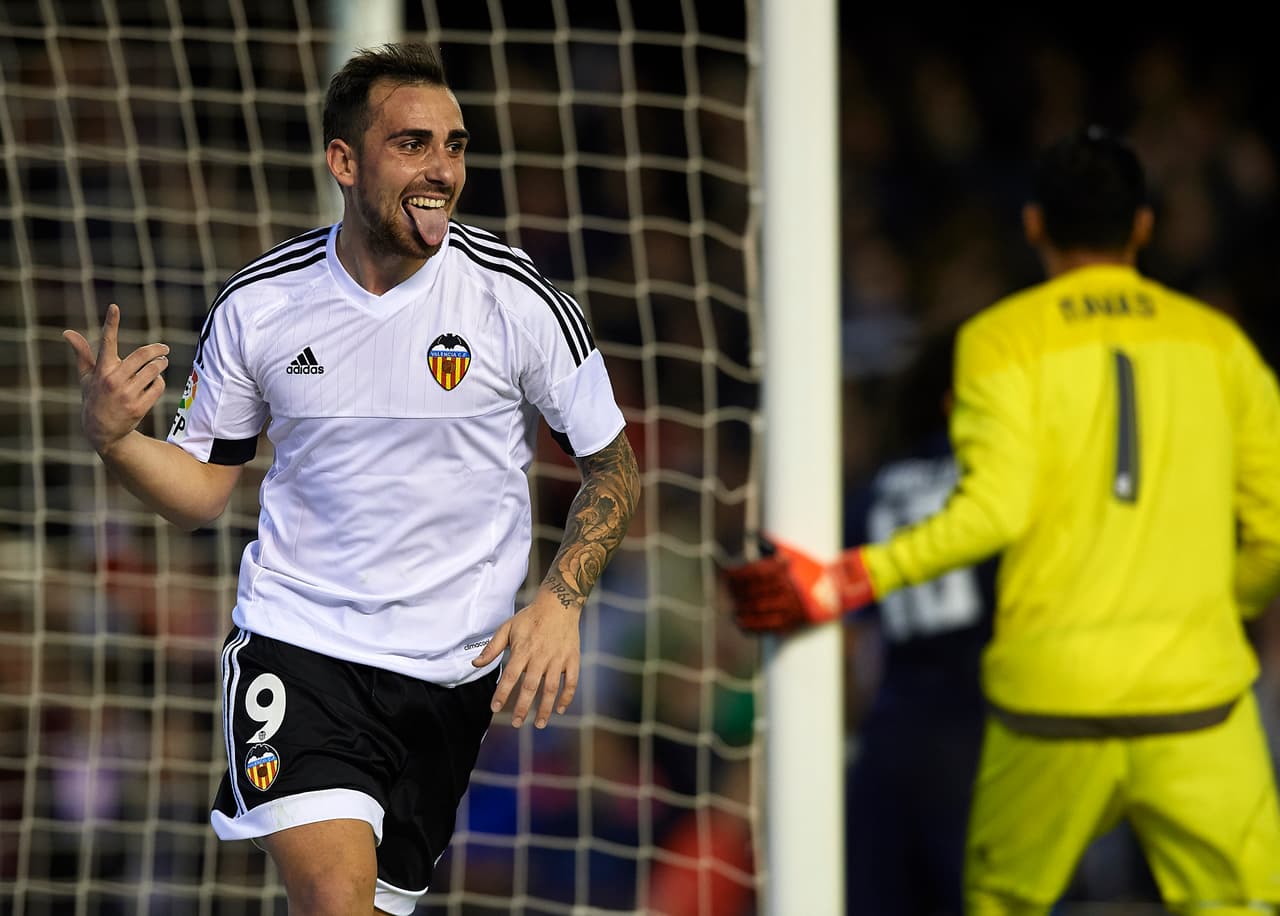 Pero el gusto les duraría poco a los blancos pues un minuto después Alcacer pondría el empate a dos goles desde el punto penal.