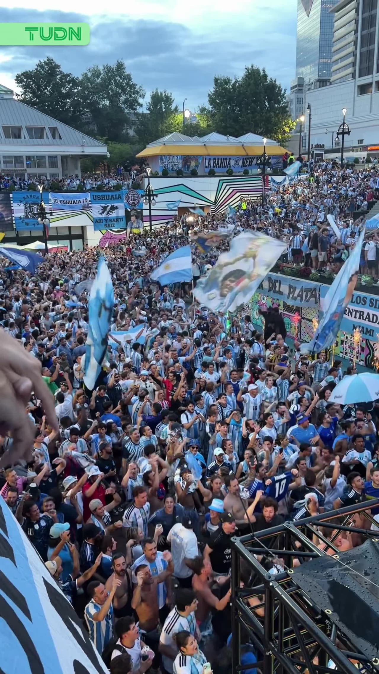 ¡Locura Albiceleste! El histórico mega banderazo de fans argentinos en Atlanta