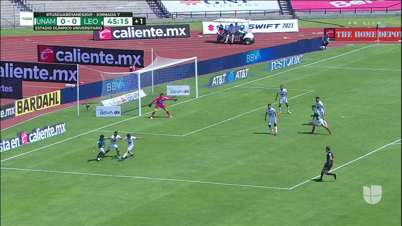 ¡TIRO ATAJADO! disparo por Fabio Álvarez.