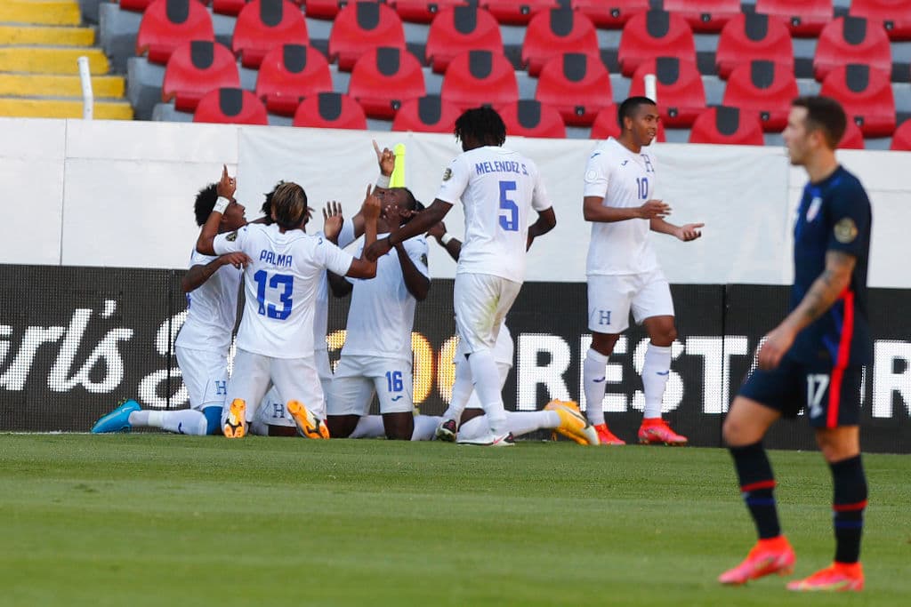 Juan Carlos Obregón y Luis Palma se encargan de continuar con la pesadilla de Estados Unidos en el Preolímpico y los eliminan por cuarta vez consecutiva con un marcador de 2-1.