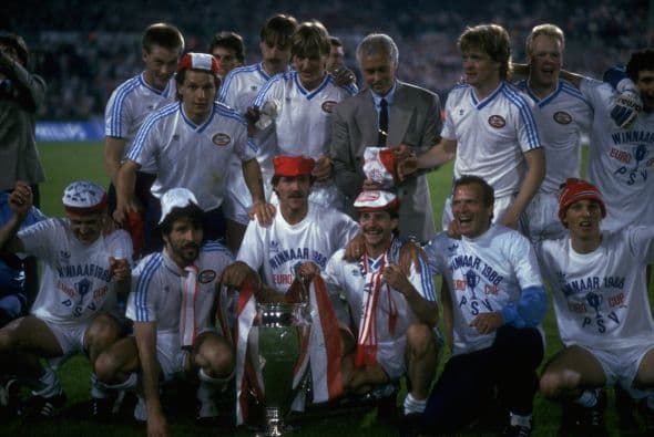 De los años difíciles de olvidar está 1988, cuando el PSV Eindhoven consiguió levantar la entonces conocida Copa de Campeones y así completar el 'triplete': Liga, Copa y Copa Europea.