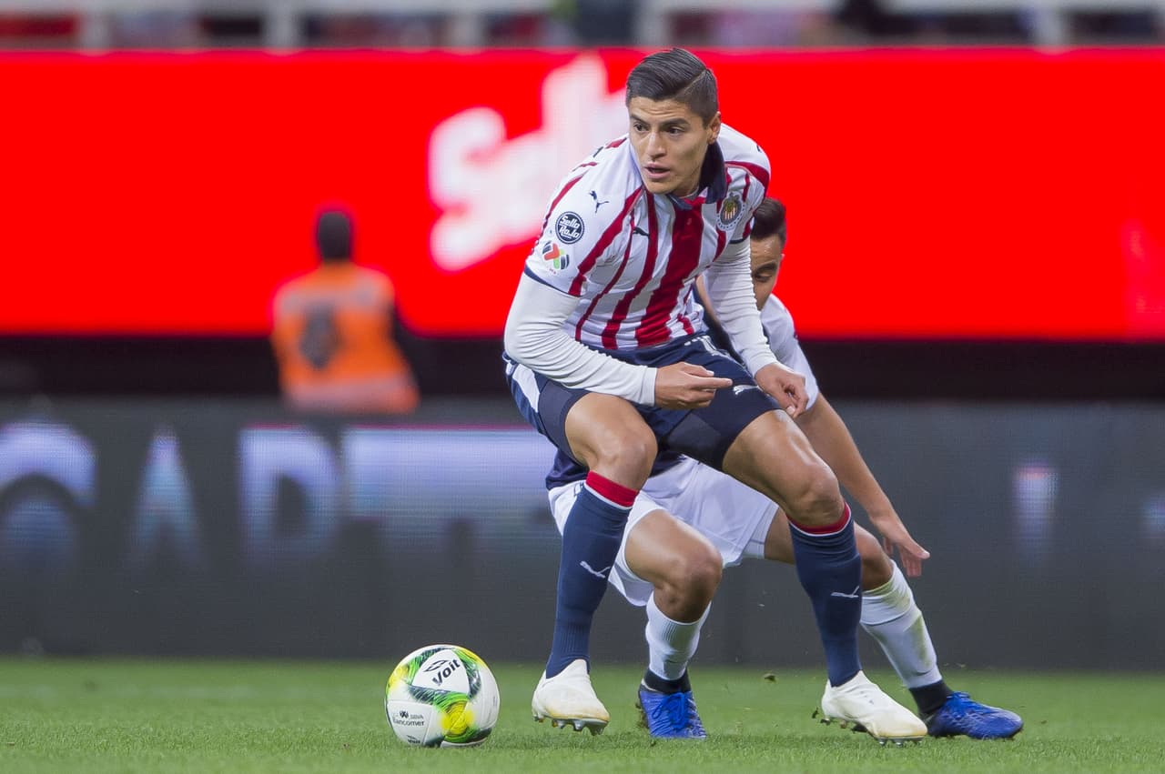 Ronaldo Cisneros Morell es un futbolista que juega como delantero, su equipo actual es el Mineros de Zacatecas del Ascenso MX.