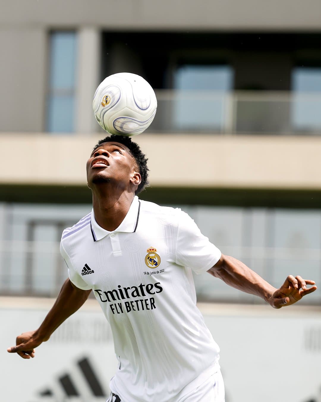 Aurélien Tchouaméni firmó el contrato que le vincula al Real Madrid hasta el 30 de junio de 2028, procedente del Mónaco.